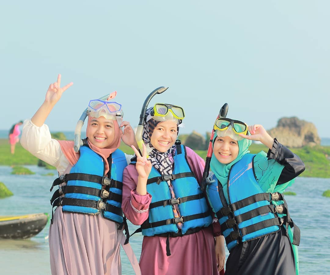 Aktivitas Menarik di Pantai Sadranan Aktivitas Menarik di Pantai Sadranan
